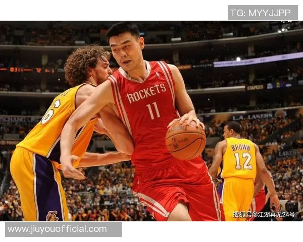 姚明罚球技巧解析：如何在压力下保持顶级表现与稳定性