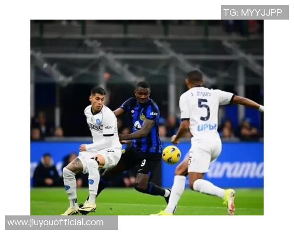 足总杯惊心动魄那不勒斯与国米2比2平引发争议判罚全场沸腾