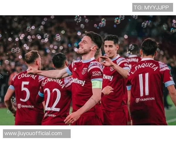 英超焦点战波尔图与里昂战平帽子戏法引发争议判罚引热议