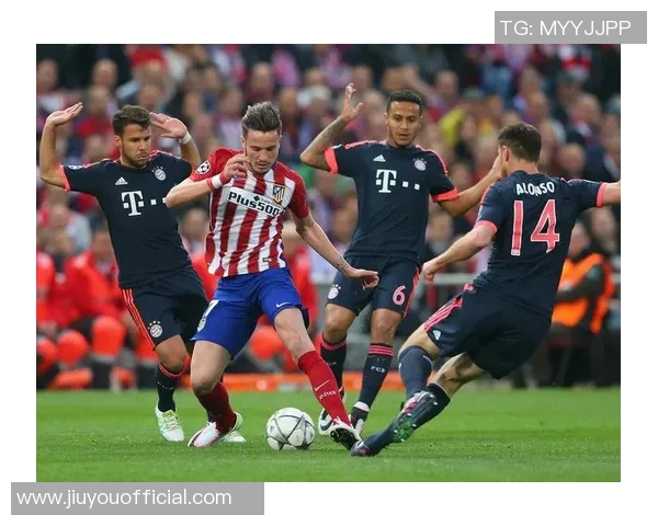 足总杯激战拜仁与马竞鏖战成平局全场气氛火爆点评精彩纷呈